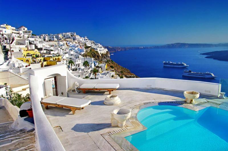 travel-review-luxury-greece-honeymoon-greek-isles-santorini-zicasso