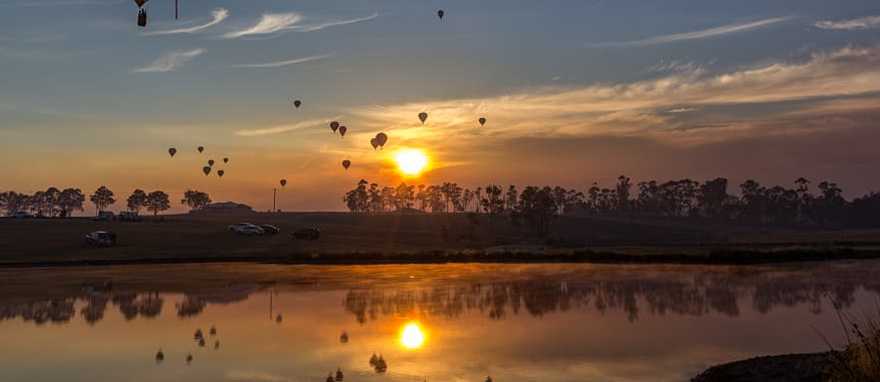 Enjoy a hot air balloon ride in the Hunter Valley Enjoy a hot air balloon ride in the Hunter Valley