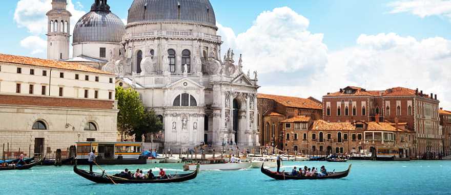 Grand Canal, Venice, Italy Basilica of Santa Maria della Salute, Grand Canal, Venice, Italy