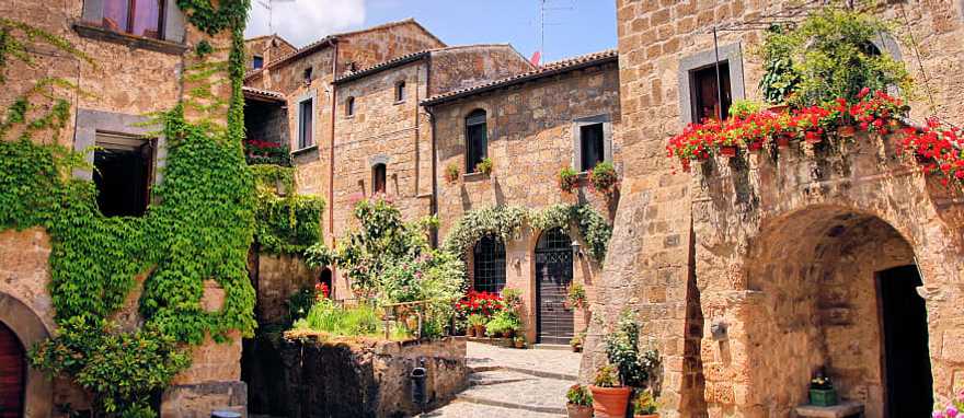 Wander the beautiful streets and ancient city walls as you visit the towns of the Lazio region. Wander the beautiful streets and ancient city walls as you visit the towns of the Lazio region.