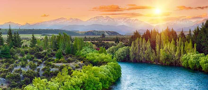 Beautiful sunset over river Clutha, New Zealand Beautiful sunset over river Clutha, New Zealand