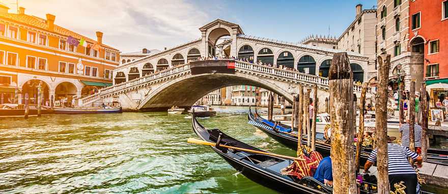 Rialto Bridge on Venice canal in Italy Rialto Bridge on Venice canal in Italy