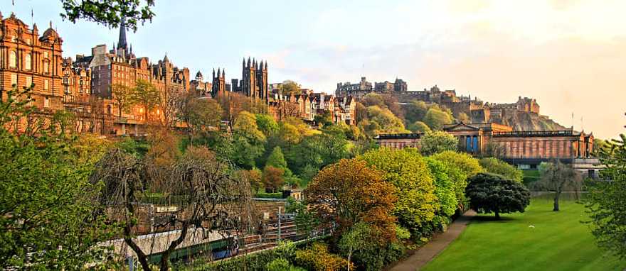 Princes street gardens in Edinburgh, Scotland Princes street gardens in Edinburgh, Scotland